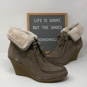 White Mountain | Wedge Booties with Fur size 7.5